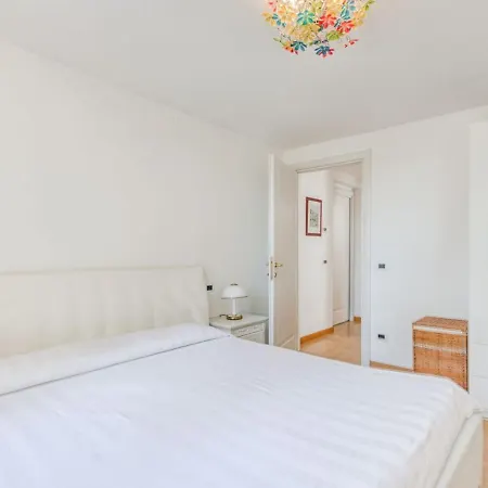 Modern In With Balcony Near Town Centre Lejlighed Sanremo